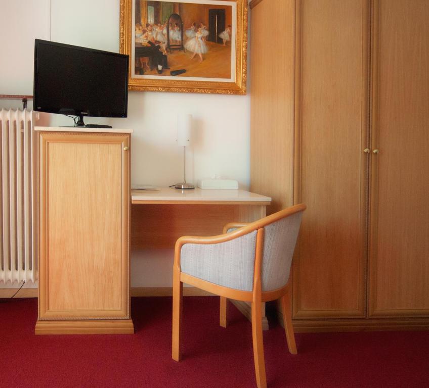 Hotel Dischma - Free Bus And Train Ticket Paradiso Bilik gambar
