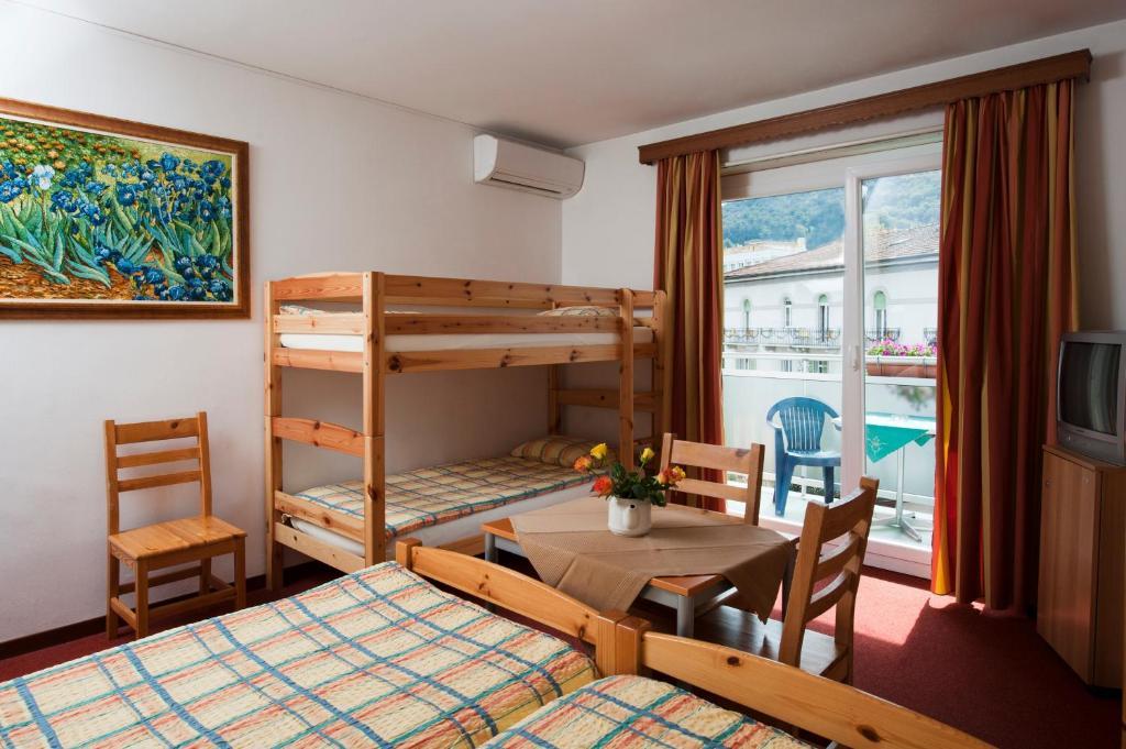 Hotel Dischma - Free Bus And Train Ticket Paradiso Luaran gambar